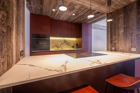 Cucina in stile moderno di 35 di Design Alpino