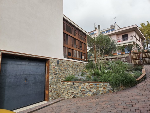 Facciata in stile moderno di null di PADarch