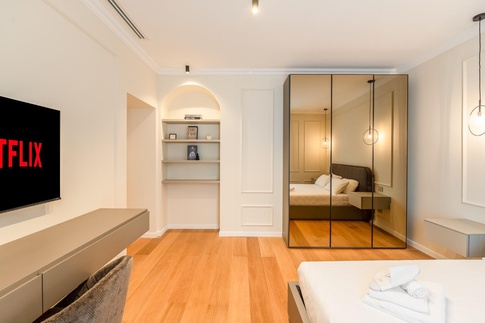 Camera da Letto in stile contemporaneo di 18 di FCInteriorDesignStudio | Camera da Letto in stile contemporaneo di 18 di FCInteriorDesignStudio |