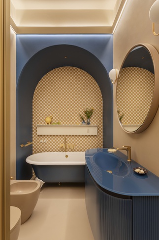 Bagno in stile maximalista di 6 di Rachele Biancalani Studio