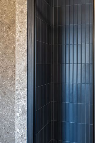 Bagno in stile eclettico di 8 di italo armone design studio