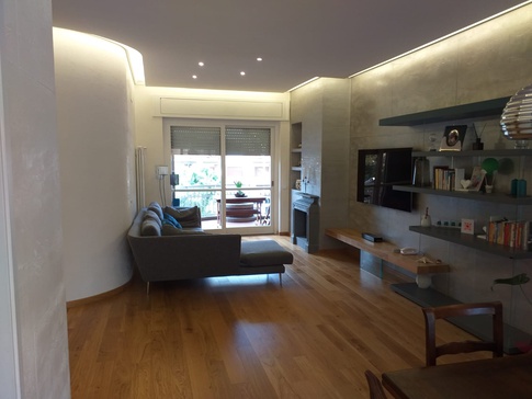 Soggiorno in stile contemporaneo di 32 di Jessica Damiani architetto