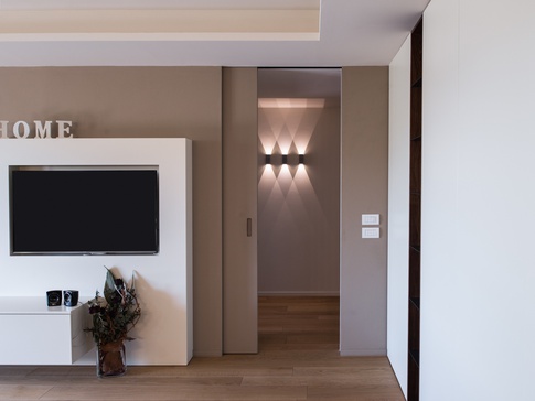 Soggiorno in stile contemporaneo di 55 di L2 architecture + interior design