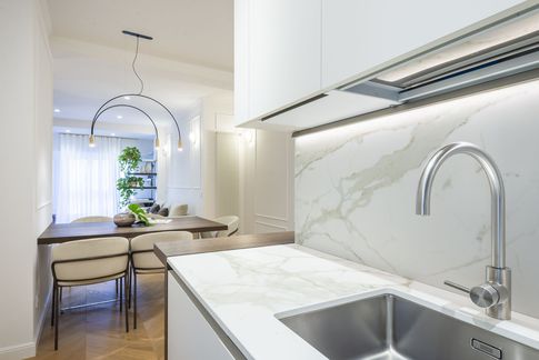 Cucina in stile contemporaneo di 9 di BB1 Architettura & Design