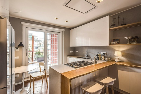 Cucina in stile contemporaneo di 15 di MOB Architects