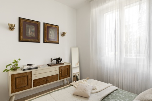 Camera da Letto in stile retrò di 17 di Storie Design Studio