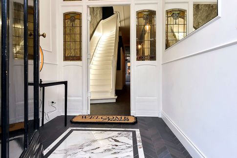 Ingresso in stile moderno di 5 di Equus Architects