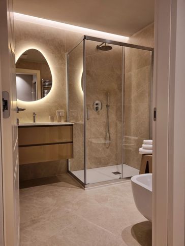 Bagno in stile contemporaneo di 5 di FRANCESCA GEROSA ARCHITETTO