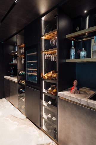 Open Space in stile moderno di 100 di Salvatore Sito Interior Designer