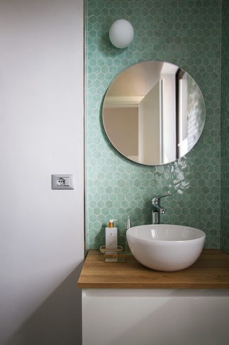 Bagno in stile contemporaneo di 4 di OZ Interiors Bagno in stile contemporaneo di 4 di OZ Interiors