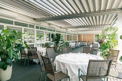 Veranda in stile contemporaneo di 1 di Lorenzo Franzi | Fotografia