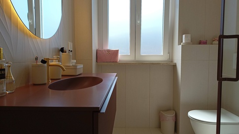 Bagno in stile contemporaneo di 5 di Melissa Domenici Architetto
