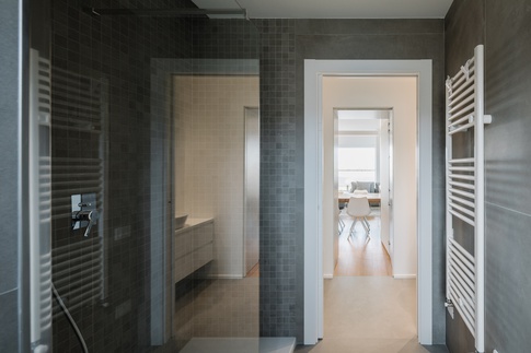Bagno in stile minimal di 4 di Tramas