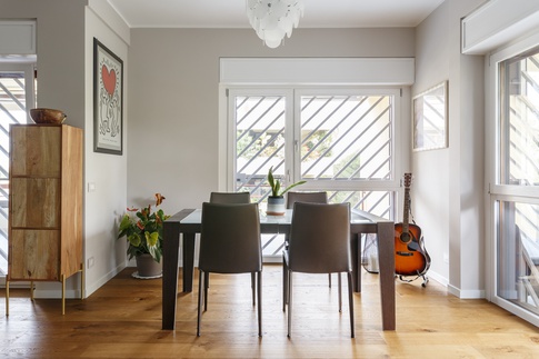 Sala da Pranzo in stile contemporaneo di 32 di Valentina Varricchio Architetto
