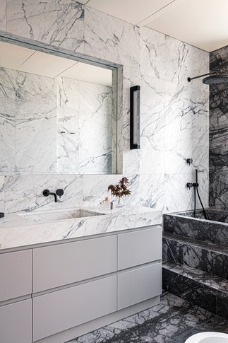 Bagno in stile moderno di 9 di NOMADE ARCHITETTURA