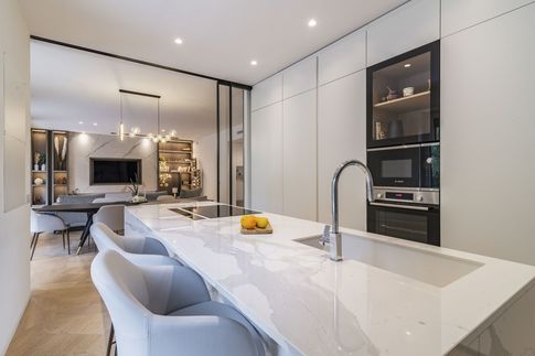 Cucina in stile contemporaneo di 18 di Claudia Cerrelli Design