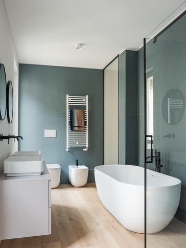 Bagno in stile contemporaneo di 10 di sma architetti