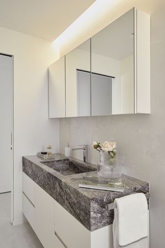 Bagno in stile moderno di 6 di Chantal Forzatti architetto