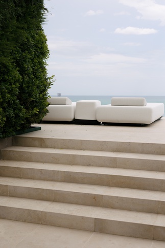 Terrazza in stile contemporaneo di 100 di Abitacolo Interni