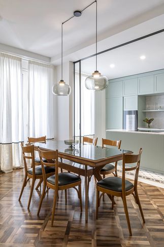 Sala da Pranzo in stile eclettico di 18 di ZPSTUDIO