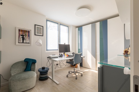 Studio in stile contemporaneo di 13 di Mobili Vivarelli S.R.L.