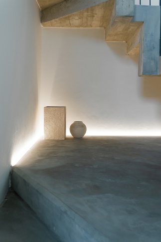 Scale in stile soft industrial di null di Simona Fogalesi interior designer