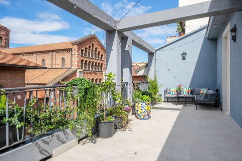 Terrazza in stile contemporaneo di 35 di Gianluca Chiocca Interior Design Studio