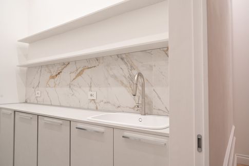 Lavanderia in stile contemporaneo di 7 di Formale.