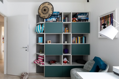 Studio in stile contemporaneo di 13 di Mobili Vivarelli S.R.L. Studio in stile contemporaneo di 13 di Mobili Vivarelli S.R.L.