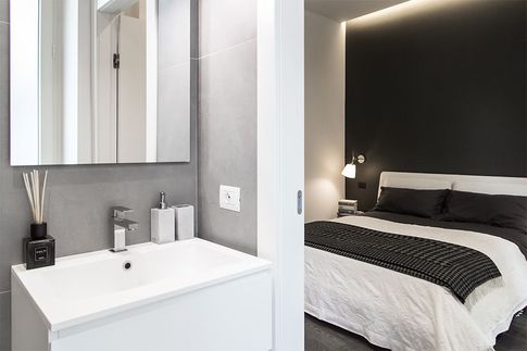 Bagno in stile contemporaneo di 4 di DOME studio