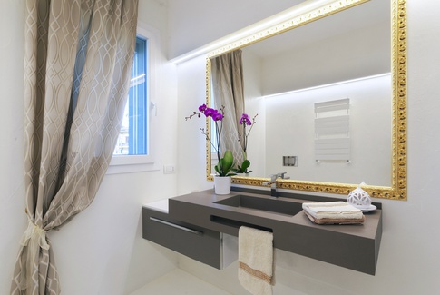 Bagno in stile contemporaneo di 5 di Patrizia Drudi Architetto