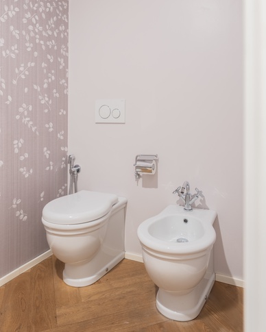 Bagno in stile classico di 4 di Annalisa Carli Architetto