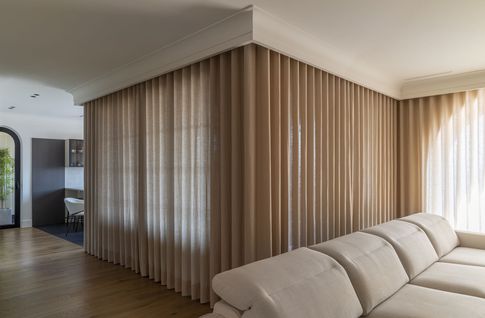 Soggiorno in stile contemporaneo di 42 di Pamela Camposano Ingegnere Architetto