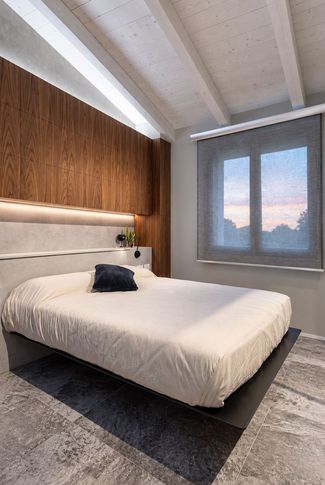 Camera da Letto in stile moderno di 12 di MICHELE VOLPI STUDIO INTERIOR DESIGN