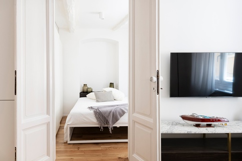 Open Space in stile contemporaneo di 27 di tIPS ARCHITECTS