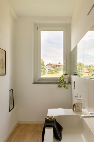 Bagno in stile contemporaneo di 7 di Caterina Scamardella Architetto
