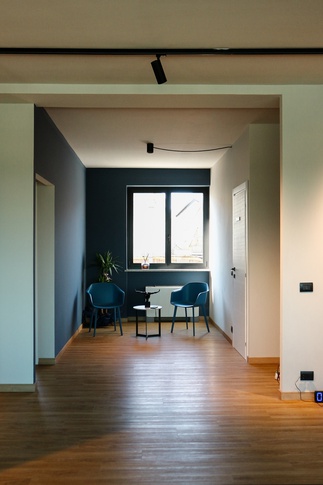 Ingresso in stile moderno di 25 di Studio LABventinove