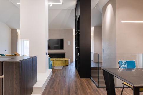 Soggiorno in stile contemporaneo di 50 di Abitacolo Interni Soggiorno in stile contemporaneo di 50 di Abitacolo Interni