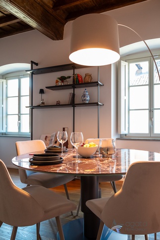 Soggiorno in stile contemporaneo di 24 di Agata Home Design