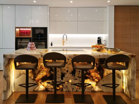 Open Space in stile moderno di 80 di GIOVANNI SELLITRI STUDIO