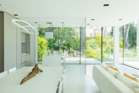 Soggiorno in stile minimal di 100 di Alessandra Radulescu Fotografa & Videomaker Soggiorno in stile minimal di 100 di Alessandra Radulescu Fotografa & Videomaker