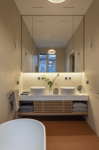 Bagno in stile contemporaneo di 6 di Euga Design Studio