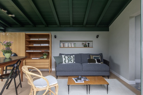 Soggiorno in stile contemporaneo di 18 di Chantal Forzatti architetto