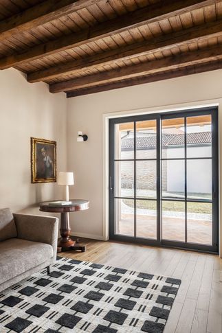 Soggiorno in stile retrò di 20 di Giulia Dagheti Architetto Soggiorno in stile retrò di 20 di Giulia Dagheti Architetto