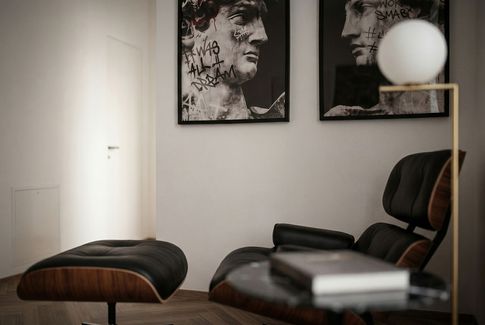 Corridoio in stile moderno di 10 di SaturninoStudio Architecture and Design