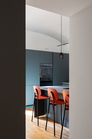 Cucina in stile contemporaneo di 25 di PERIMETRI studio Cucina in stile contemporaneo di 25 di PERIMETRI studio