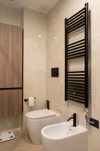 Bagno in stile moderno di 5 di Chiara Colucci Interior Designer
