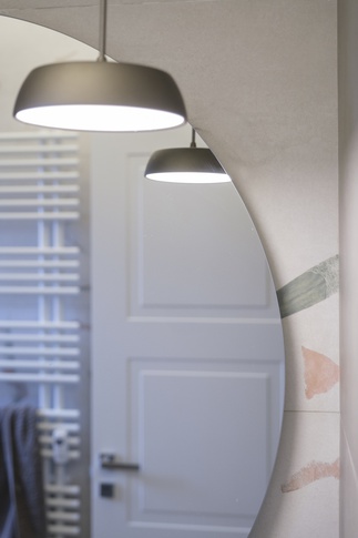 Bagno in stile contemporaneo di 6 di Valentina Varricchio Architetto