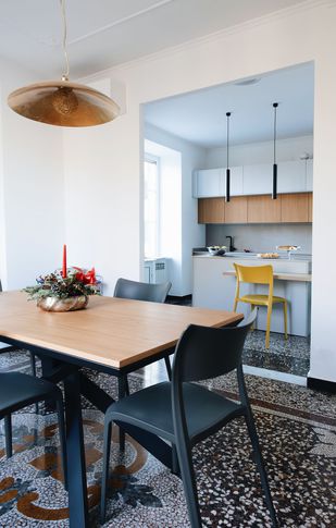 Sala da Pranzo in stile classico di 13 di Valentina Solera Architetto