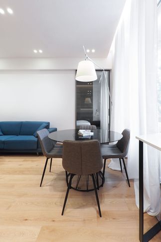 Soggiorno in stile scandinavo di 18 di Desearq studio - architettura e interior design